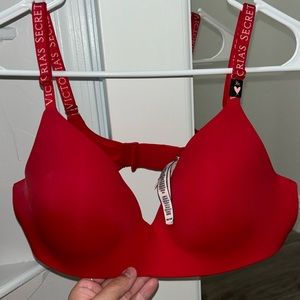 Victoria Secret Wireless Red Bra